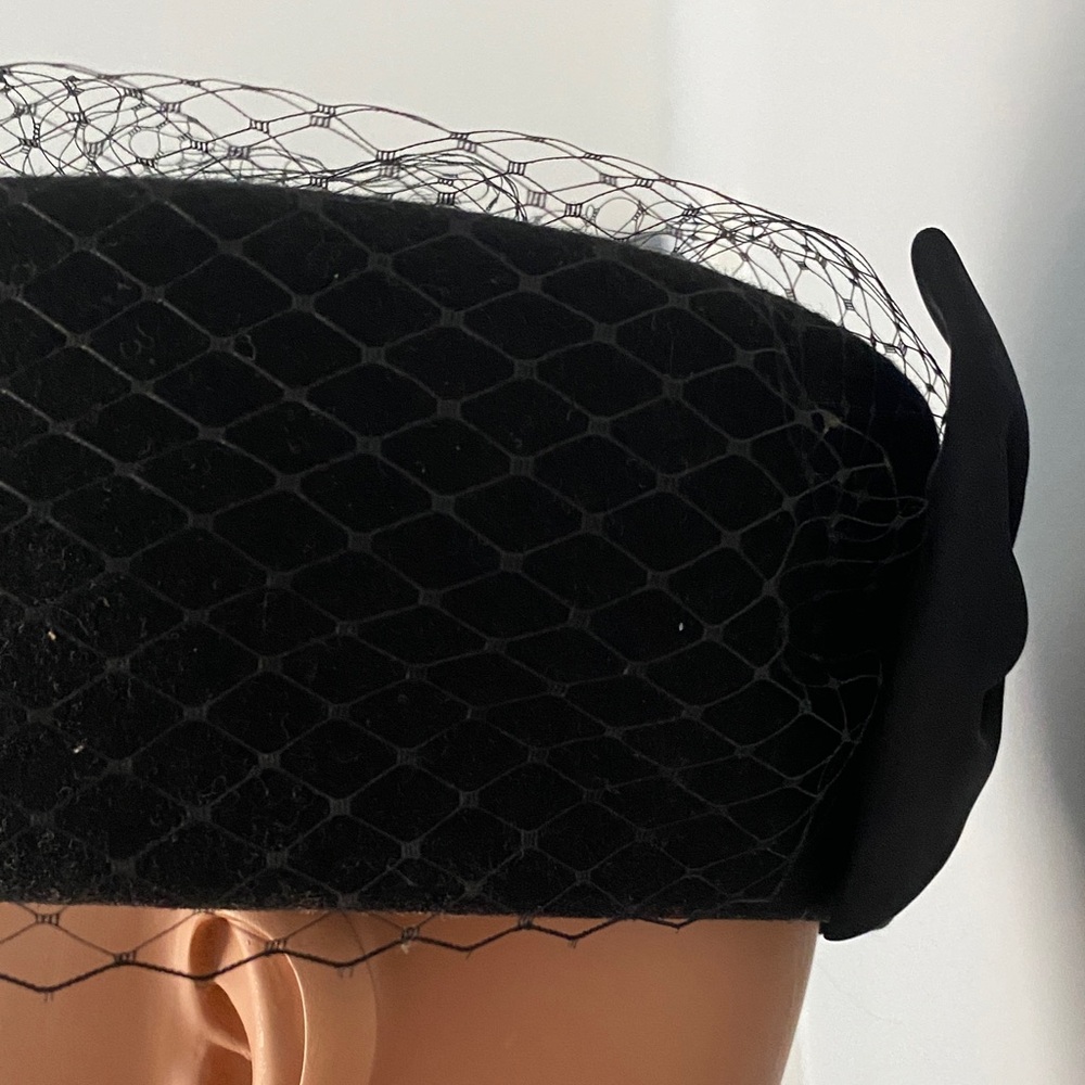 Chic Black Veil Hat with Rhinestone Accent - Picture 3 of 5